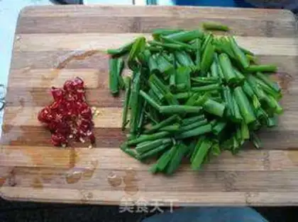 Make Garlic onion fried cucumber step 1