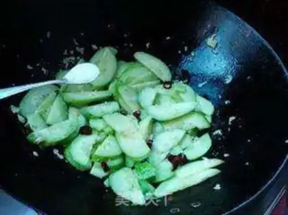 Make Garlic onion fried cucumber step 5