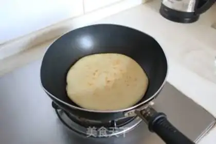 Make A bacon pizza with pasta step 24