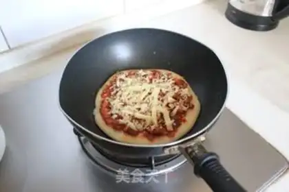 Make A bacon pizza with pasta step 26