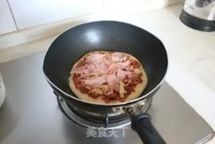 Make A bacon pizza with pasta step 27