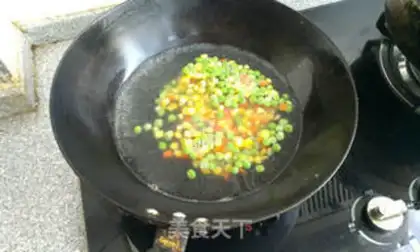 Make Pineapple rice step 5