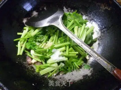 Make Soy tofu, dry and fried parsley step 8