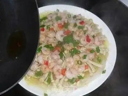 Make Gold needle fan steamed shrimp step 11