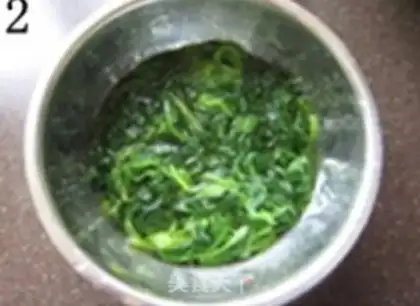 Make Sesame spinach step 1