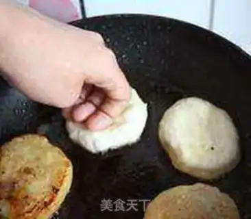 Make Beef onion pie step 13