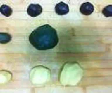 Make Panda cookies step 5