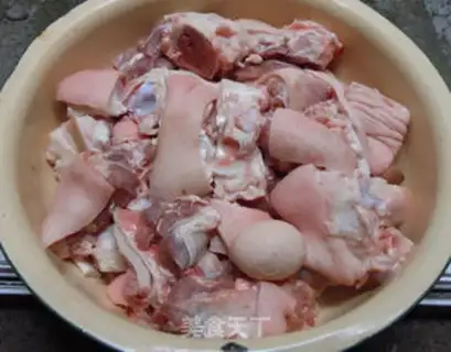 Make Pigfoot Jealous step 0