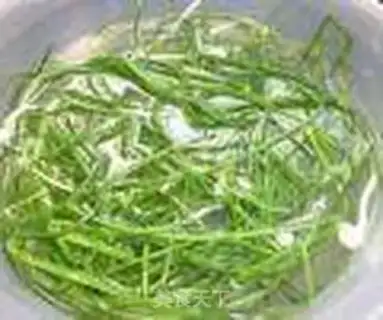 Make ♪ Little onion fried eggs ♪ step 1