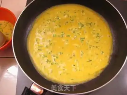 Make Onion omelet step 5