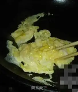 Make Yangzhou fried rice step 2