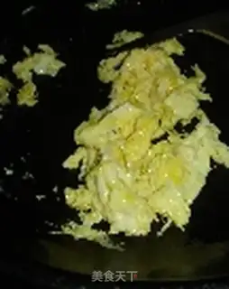 Make Yangzhou fried rice step 3