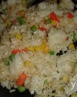 Make Yangzhou fried rice step 6
