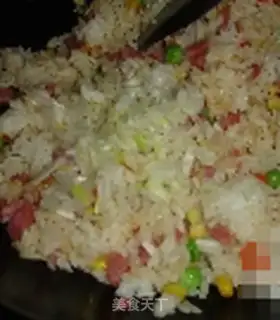 Make Yangzhou fried rice step 8