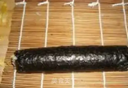 Make Tuna sushi step 16