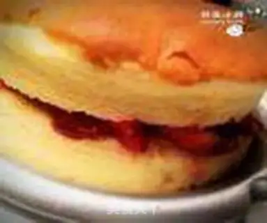 Make Romantic strawberry cake step 7