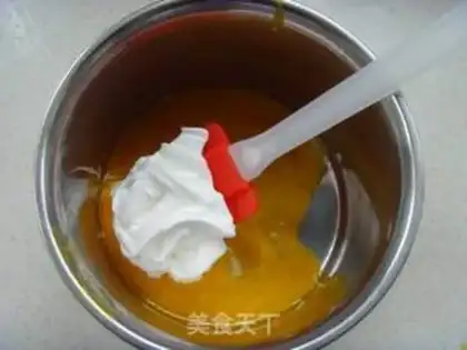 Make Strawberry mousse cake step 3