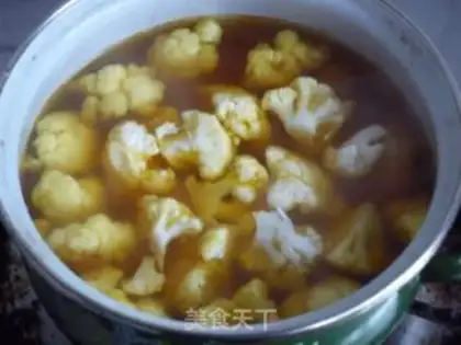 Make curry broccoli step 1