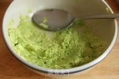 Make Creams of butter swallow fish eggs step 2