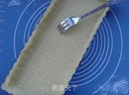Make Strawberry cheese pie step 5