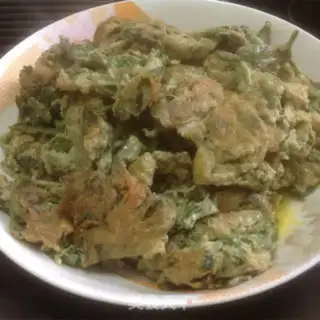 Make Fried eggs step 4