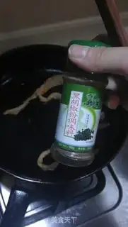 Make A spinach chicken roll step 6