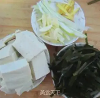 Make Sea-belt tofu toad soup step 1