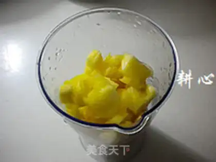 Make Fresh apple pineapple juice step 3