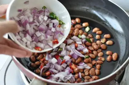 Make Old vinegar peanuts step 10