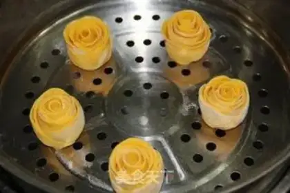 Make Yellow rose bun step 7