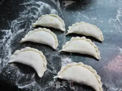 Make Fried pig oil dumplings step 4