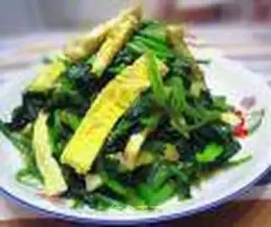 Make Eggcake and spinach step 9