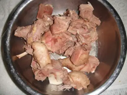 Make Pyramid Goose Firepot step 1