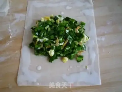 Make An egg box with a pickle step 8