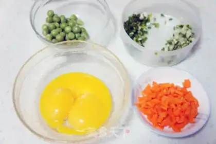 Make Gold egg fried rice step 1