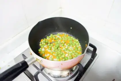 Make Gold egg fried rice step 4