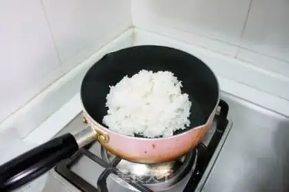 Make Gold egg fried rice step 5