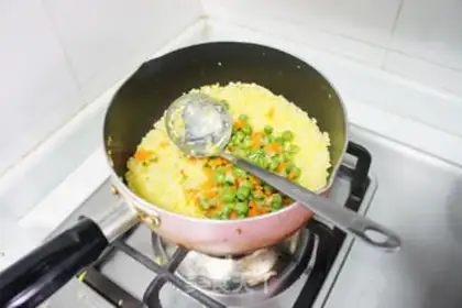 Make Gold egg fried rice step 9