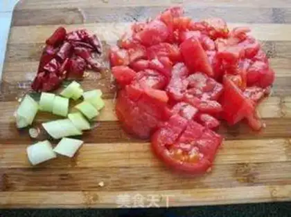 Make Tomato-tying fan step 1