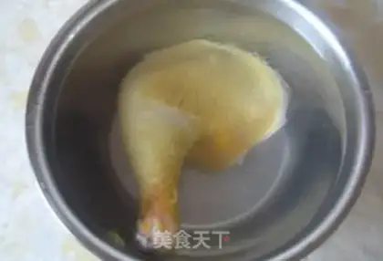Make Spicy chicken soup step 1