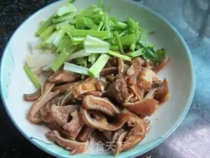 Make Scrambling pig ears step 0
