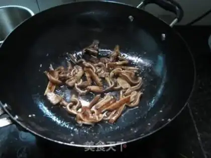 Make Scrambling pig ears step 1