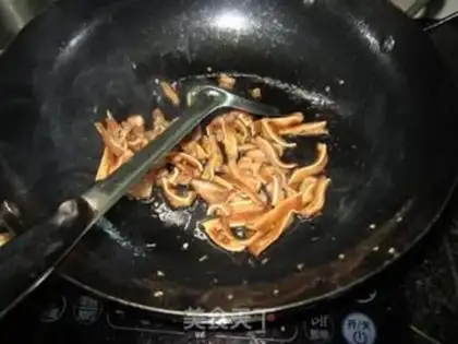Make Scrambling pig ears step 2