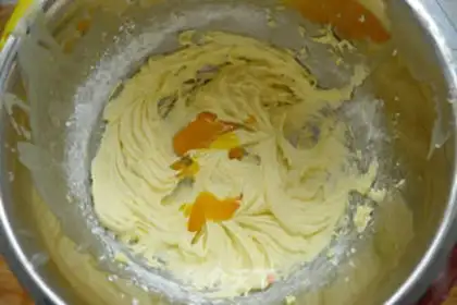 Make Sunflower cookies step 1