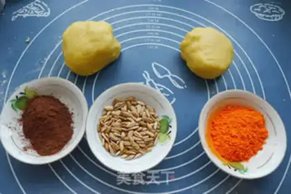 Make Sunflower cookies step 5
