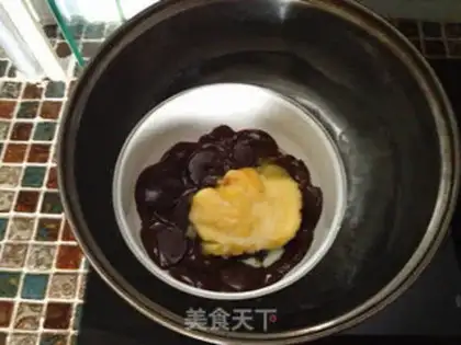 Make Melvin chocolate cake step 1