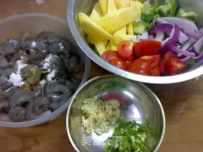 Make Shrimp with fresh fruit step 2