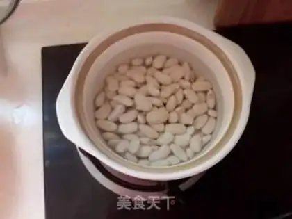 Make White beans, pigtails step 1