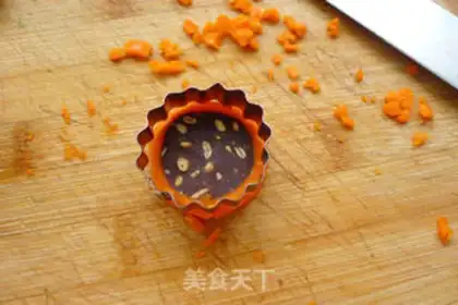 Make Sunflower cookies step 13