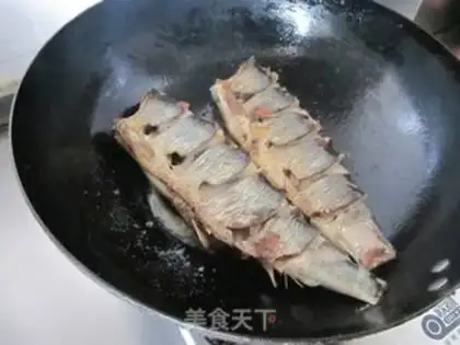 Make Home stewed fish step 3